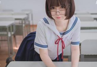 内衣图包大揭秘，白金Saki的风格我真是服了，时尚就是这样不讲道理