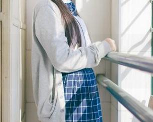 红兔迎春，神乐坂真冬的美图让我觉得下载后就能收获春天的气息。