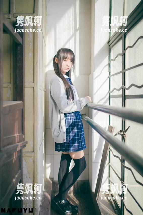 红兔迎春，神乐坂真冬的美图让我觉得下载后就能收获春天的气息。