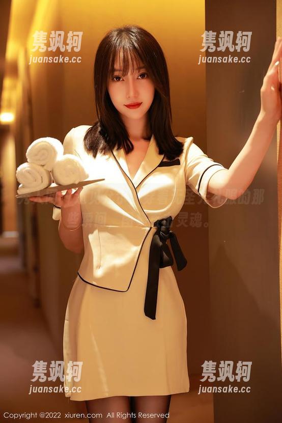 秀人网 - 遇见允尔，穿着无圣光礼服的那些瞬间，图集直击灵魂。