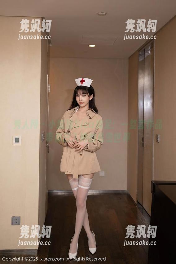 秀人网-小狐狸Sica 秀人网 - 小狐狸Sica裸足:一整套作品带你进入她的私密世界