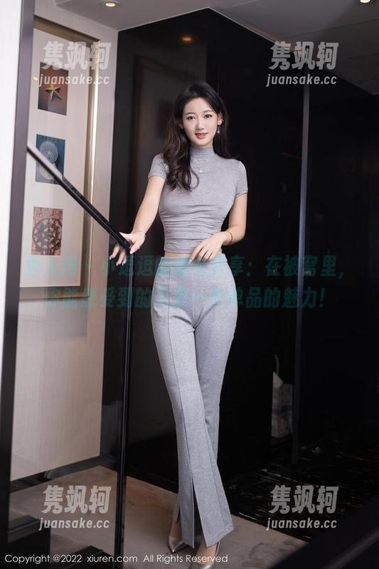 秀人网-小逗逗 秀人网 - 小逗逗的睡衣分享:在被窝里,你能感受到的只是一件单品的魅力!