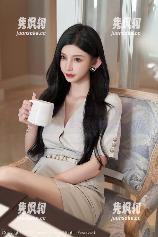 秀人网-慧敏Vivi 秀人网 - 渴望高清?慧敏Vivi校园照片,让你一秒穿越图书馆的柔光!