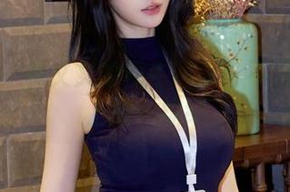 秀人网 – 林文文的奶牛写真：不只是草原上的一抹绿