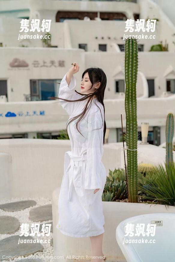 秀人网-爱酱里 秀人网 - 女神头像的秘密武器——爱酱里的写真合集,沉醉其中无法自拔。