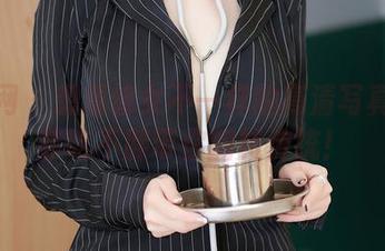 秀人网 – 想看修女不一样的高清写真？菲菲吃不胖带你翻转传统！