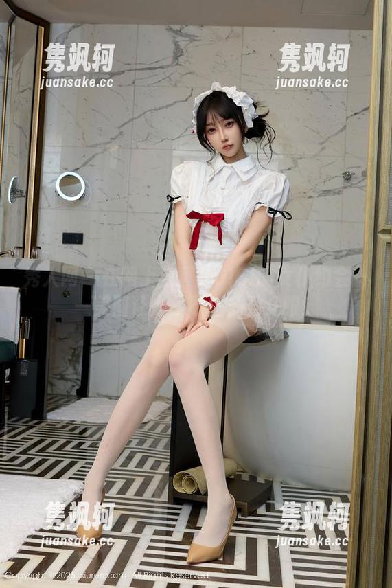 秀人网-黄婧GIGI 秀人网 - 在网上与黄婧GIGI的女仆约会——美图让人忍不住多看几眼!