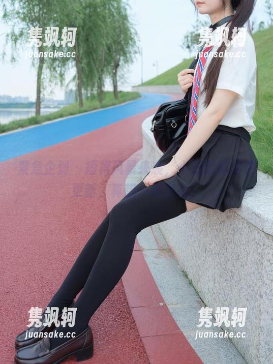紧急企划-小恩 紧急企划 - 短裙风暴来袭,小恩最新图包更新,真想一探究竟!