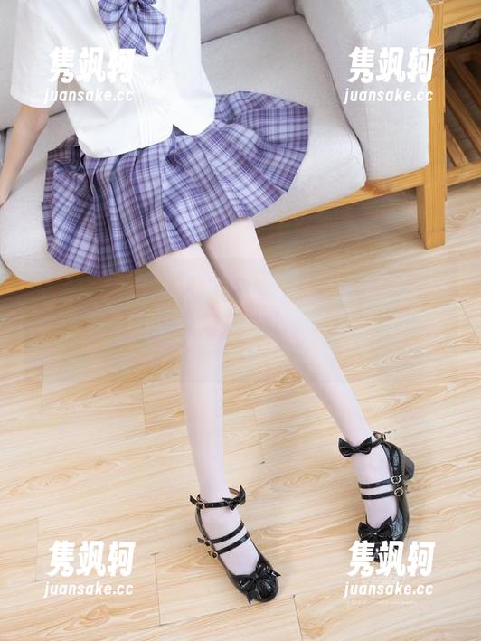 紧急企划-小恩 紧急企划 - 经典球拍与小恩的互动分享——这才是真正的‘球技’与‘气质’融汇!