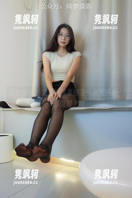 绮梦摄影-阿依夏 绮梦摄影 - 最新阿依夏图册:温柔环绕,诱惑随时上线