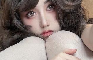 在白衬衫的温柔下，“芊川一笑MNK”写真让人如沐春风！