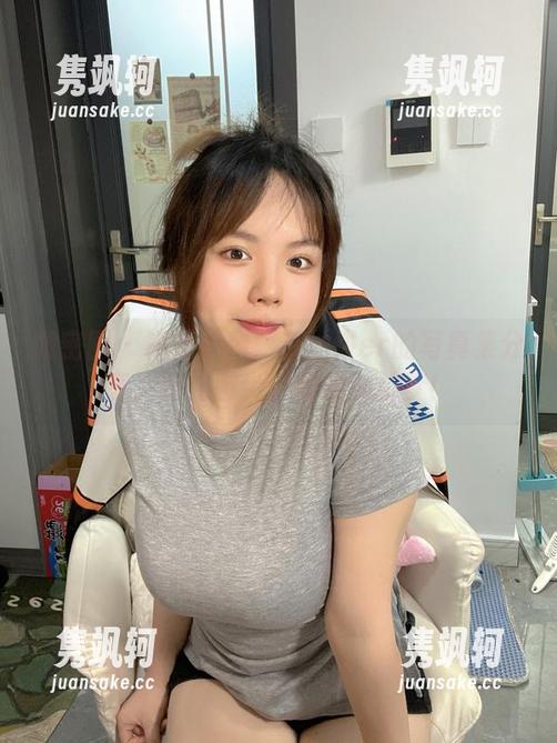 葱油饼er 微密圈 - 裸足系列:葱油饼er的写真集分享,踮起脚尖碰触油炸的梦!