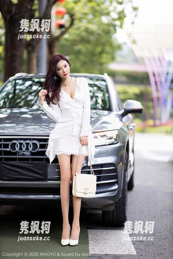语画界-允儿Claire 语画界 - 制服黑丝第四套:允儿Claire的原图背后,是怎样的默契与风情?