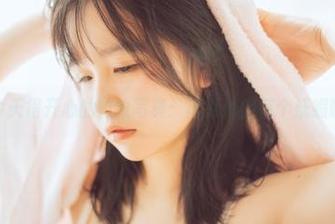 阿半今天很开心的豹纹写真：高清捕捉每个妩媚瞬间！