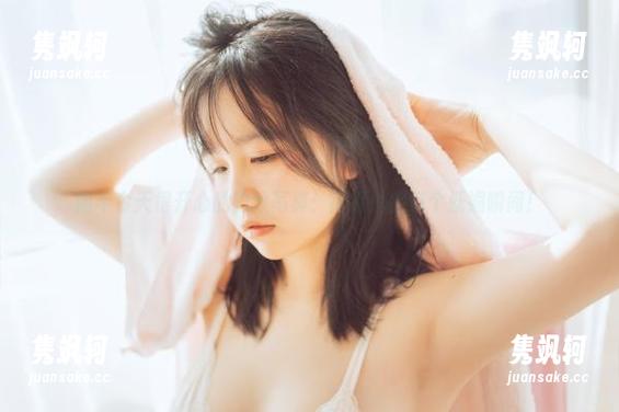 阿半今天很开心 阿半今天很开心的豹纹写真:高清捕捉每个妩媚瞬间!