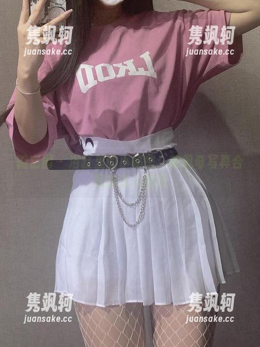 陈佩奇 微密圈 - 浴缸里的小秘密:陈佩奇写真合集的迷人瞬间