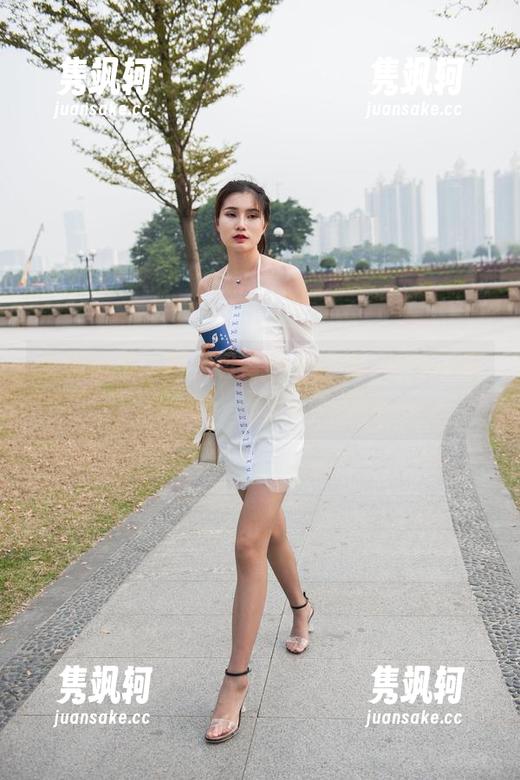 魔镜街拍 魔镜街拍:制服包臀裙小姐姐1户外图包,精选一场视觉的悸动