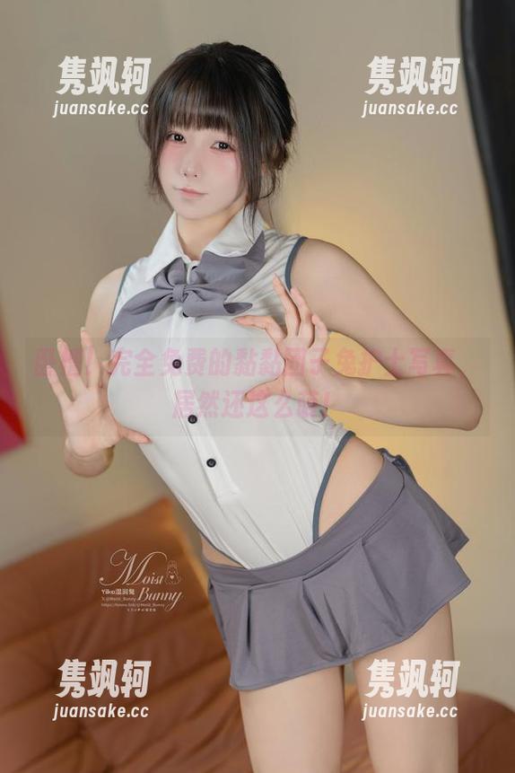 黏黏团子兔 卧槽!完全免费的黏黏团子兔护士写真,居然还这么萌!